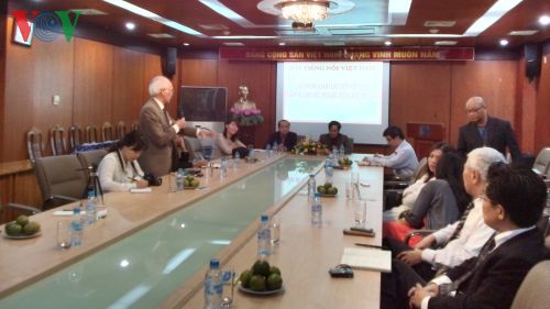 Журналисты-представители вьетнамской диаспоры за границей посетили Голос Вьетнама